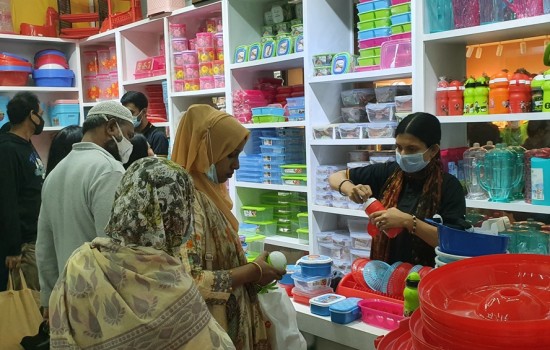 যে কারণে বাণিজ্য মেলায় বেশি ঝুঁকছেন ক্রেতারা