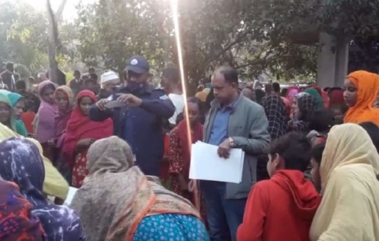 মহাসড়কে ট্রাকের চাকায় পিষ্ট হয়ে মা-ছেলের মৃত্যু