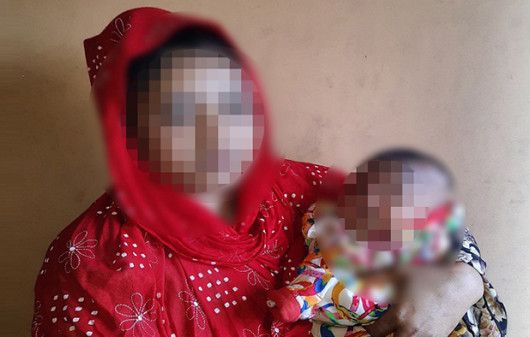 নীল কাগজে সই নিয়ে অবাধ মেলামেশা, বাচ্চা জন্মের পর অস্বীকার