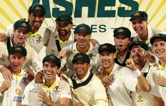 ৫৬ রানেই ইংল্যান্ডের ১০ উইকেটের পতন