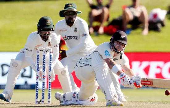 প্রথম দিনে নিউজিল্যান্ডের সাথে টাইগারদের সমানে সমান লড়াই