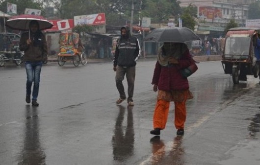 হঠাৎ বৃষ্টি রাজধানীতে