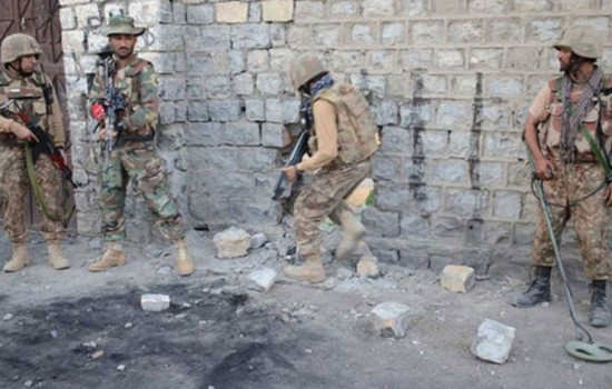 পাকিস্তানে ইরান সীমান্তবর্তী অঞ্চলে সন্ত্রাসী হামলা, ১০ সেনা নিহত