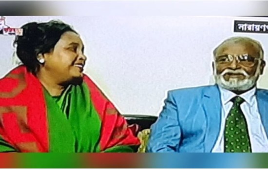 মিষ্টি নিয়ে ‘চাচা’ তৈমুরের বাসায় আইভী