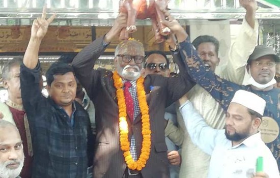 ভোটার হলে প্রধানমন্ত্রীও আমাকে ভোট দিতেন: তৈমূর