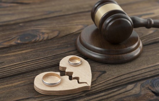 শ্বাশুড়িকে অবহেলা, এক সঙ্গে তিন বউ তালাক!