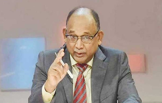 ট্রেনে বা স্টেশনে ধূমপান করলে আইনি ব্যবস্থা: রেলমন্ত্রী