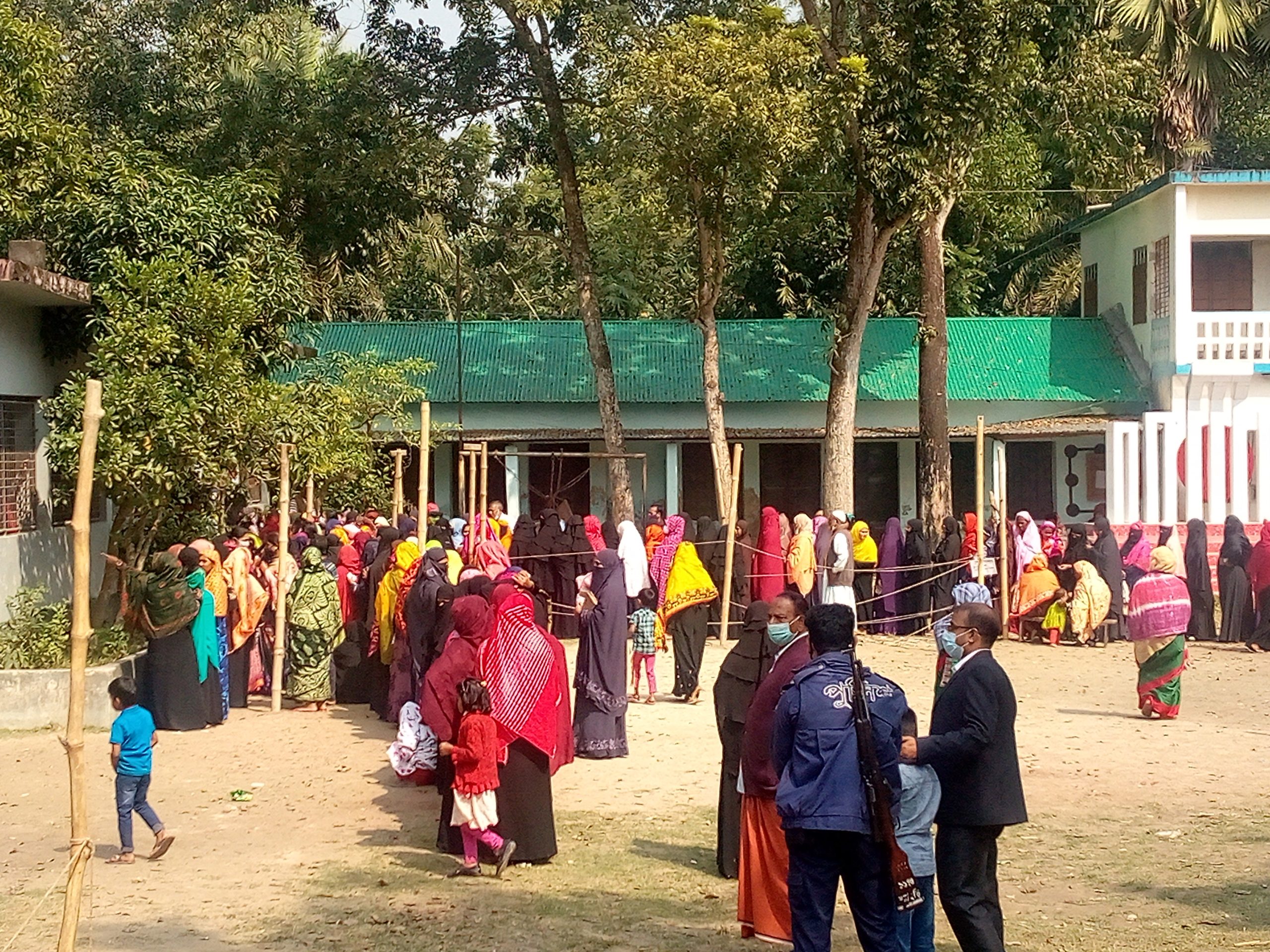 সপ্তম ধাপে ইউনিয়ন পরিষদ নির্বাচনে কুমিল্লায় শান্তিপূর্ণ ভোট দেবিদ্বার ও বুড়িচংয়ে নৌকা প্রতিকের ভরাডুবি