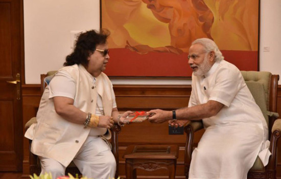 বাপ্পি লাহিড়ীর সঙ্গে ছবি দিয়ে শোক জানালেন মোদি