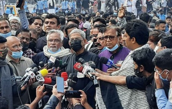 সরকার জনগণের ঘাড়ে চেপে বসে একুশের চেতনাকে ভূলুণ্ঠিত করেছে : মির্জা ফখরুল