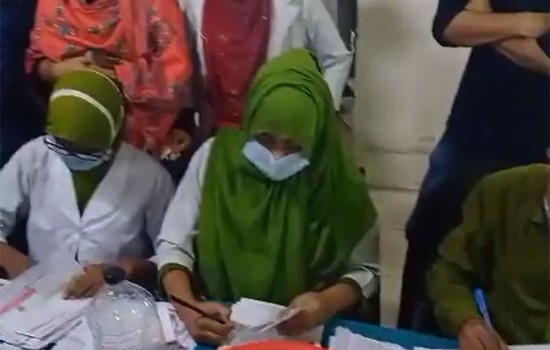 সন্ধ্যা পর্যন্ত চলবে গণটিকাদান কর্মসূচি, পরবর্তী সিদ্ধান্ত পরিস্থিতি বুঝে : স্বাস্থ্য সচিব