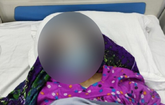 সতীনের চোখ নষ্ট করে দিলো সতীন, হাসপাতালে রেখে পালালেন স্বামী