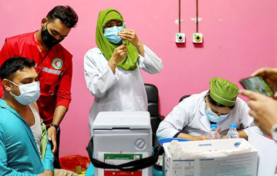 ডিএসসিসিতে একদিনে টিকা নিলেন তিন লাখ ৬২ হাজার মানুষ