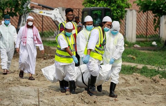 করোনায় মৃত্যু বেড়েছে, শনাক্ত কমেছে