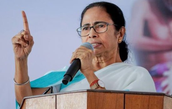 মমতার বিরুদ্ধে সমন জারি