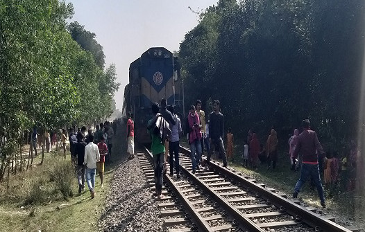 দুর্ঘটনায় ৫ সন্তান হারিয়েছেন অভাগা পিতা