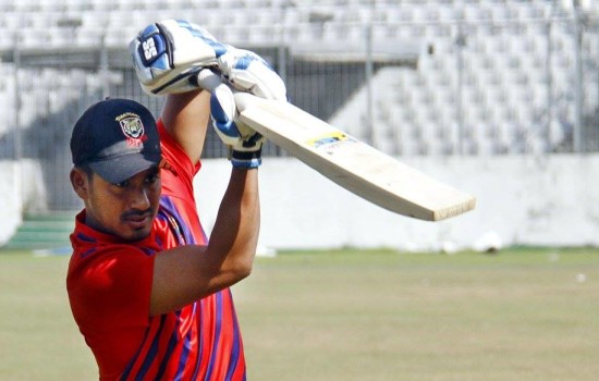 একাই লড়াই করলেন আশরাফুল