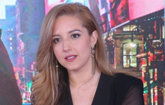 এক নজরে শাকিব খানের নায়িকা কোর্টনি কফি