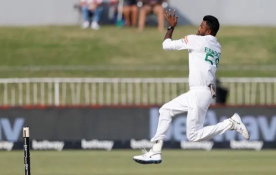 দ্বিতীয় সেশনে ঘুরে দাঁড়ালো বাংলাদেশ