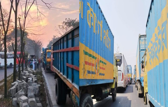 ঢাকা-চট্টগ্রাম মহাসড়কে ৩০ কিলোমিটার যানজট