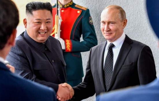 পুতিনের পাশে থাকার ঘোষণা কিম জং উনের