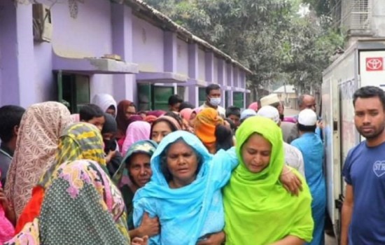 বাবার কবরের পাশে শায়িত ডা. বুলবুল