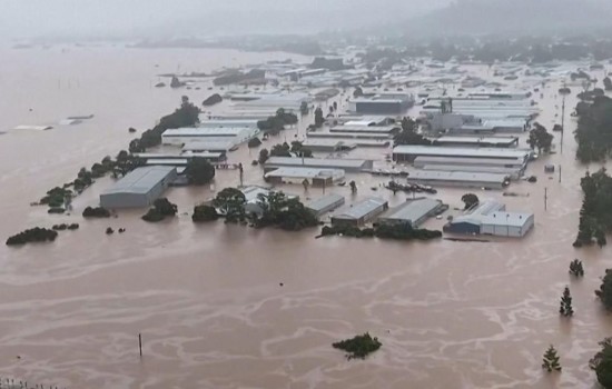 ভয়াবহ বন্যা: অস্ট্রেলিয়ার দুই রাজ্যে জরুরি অবস্থা