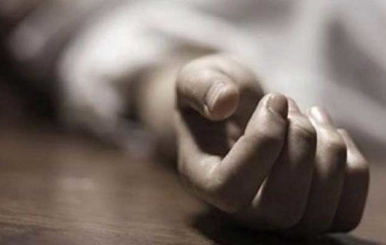 ফতুল্লায় অন্তঃসত্ত্বা গৃহবধূকে গলা কেটে হত্যা, স্বামী আটক