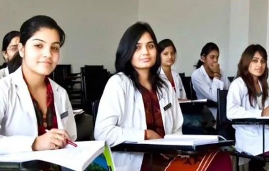 এবার মেডিকেল ভর্তি পরীক্ষায় তল্লাশি করে প্রবেশ