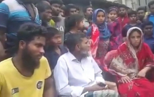 তিন সন্তানের মাকে বিয়ে করলেন ২০ বছরের যুবক