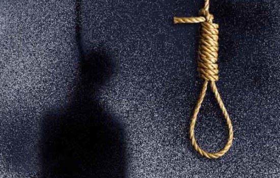 ছেলে-মেয়ের স্কুলের ফি দিতে না পেরে বাবার আত্মহত্যা