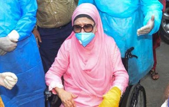 স্বাস্থ্য পরীক্ষার জন্য এভারকেয়ারের পথে বেগম জিয়া