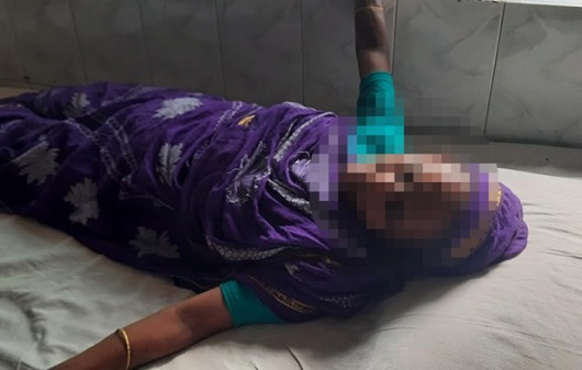 ভরণপোষণের খরচ চাওয়ায় বৃদ্ধা মাকে দিনভর পেটালো ছেলে-পুত্রবধূ