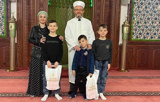 রমজানে ৩ ছেলেসহ মলদোভান নারীর ইসলাম গ্রহণ