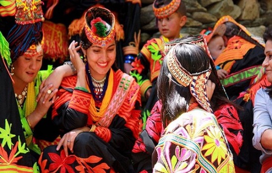 যে দেশে কুমারী মেয়েদের বিয়ে হয় না