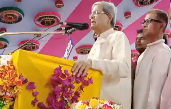 ‘আপনারা যদি এতই উন্নয়ন করে থাকেন, তাহলে ভয় পান কেন?’