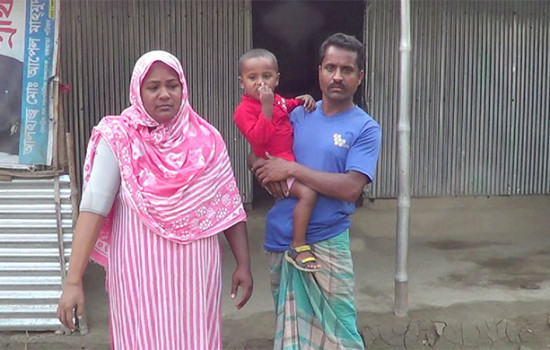 চাকরি, হাত ও ভিটেমাটি হারিয়ে দিশেহারা গার্মেন্টকর্মী শাহানা