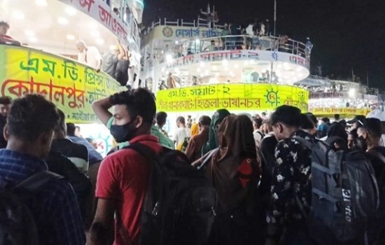 সদরঘাটে ঘরমুখী মানুষের স্রোত