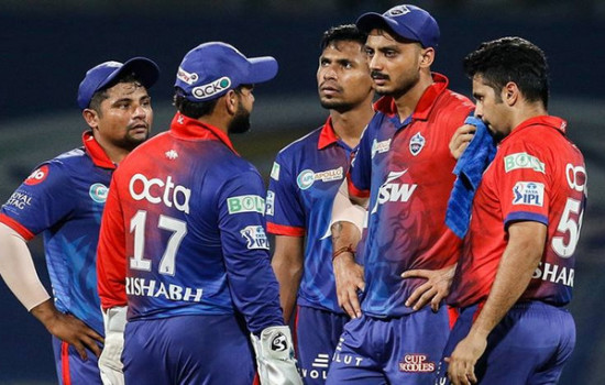 বেদম মার খেলেন মুস্তাফিজ