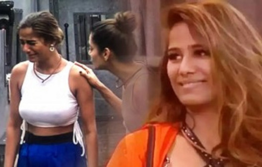 লক আপে কান্নায় ভেঙে পড়েন পুনম পাণ্ডে