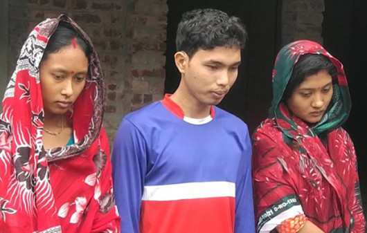 ‘একটা চাকরি চান দুই প্রেমিকাকে বিয়ে করা সেই রনি’