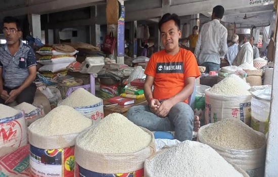 বেড়েই চলেছে চালের দাম