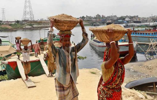 ঐতিহাসিক মে দিবস আজ