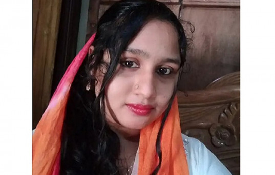 মামি শাশুড়ির সঙ্গে স্বামীর পরকীয়া জেনে ফেলাই কাল হলো গৃহবধূর