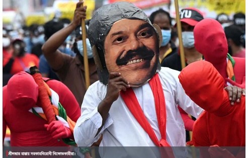 হামলার চেষ্টা বিক্ষোভকারীদের, শ্রীলঙ্কার প্রধানমন্ত্রীকে উদ্ধার করেছে সেনাবাহিনী