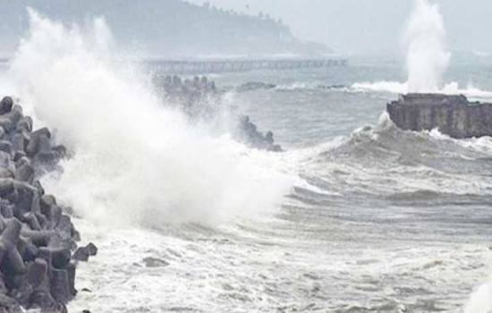 ঘূর্ণিঝড় আসানি : বেঁচে যেতে পারে বাংলাদেশ
