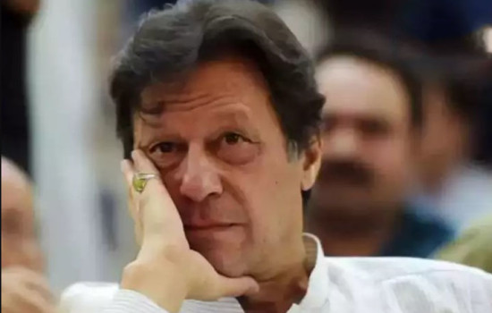 ইমরান খানসহ দলের নেতাদের বিরুদ্ধে ১৬ মামলা