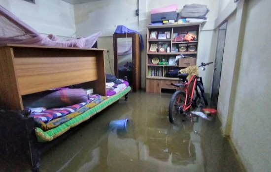 সিলেটে বন্যা পরিস্থিতির অবনতি, দুর্ভোগে মানুষ