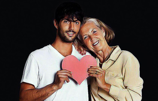 ৭৬ বছরের বৃদ্ধার প্রেমে ১৯ বছরের তরুণ