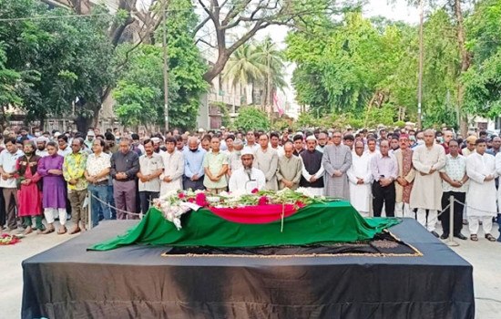 জাতীয় প্রেসক্লাবে গাফ্‌ফার চৌধুরীর দ্বিতীয় জানাজা অনুষ্ঠিত